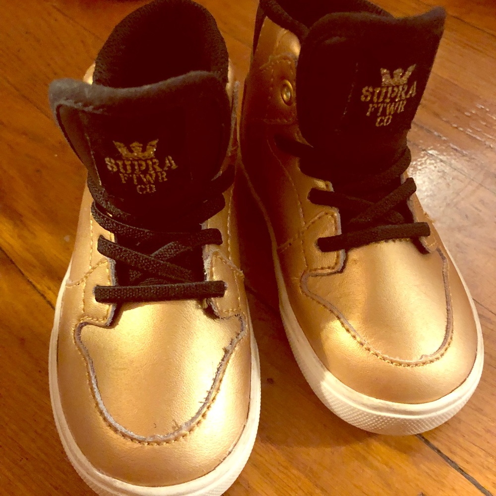 Kids sneakers